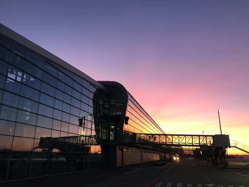 Edinburgh Airport We Serve
